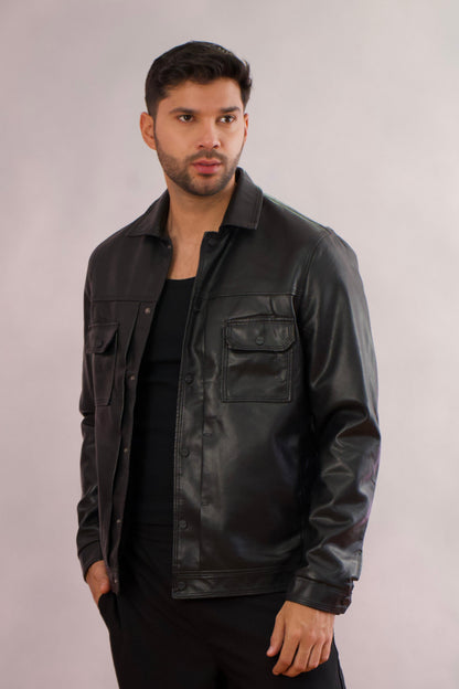 Chaqueta de cuero con cuello camisero