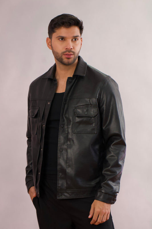 Chaqueta de cuero con cuello camisero