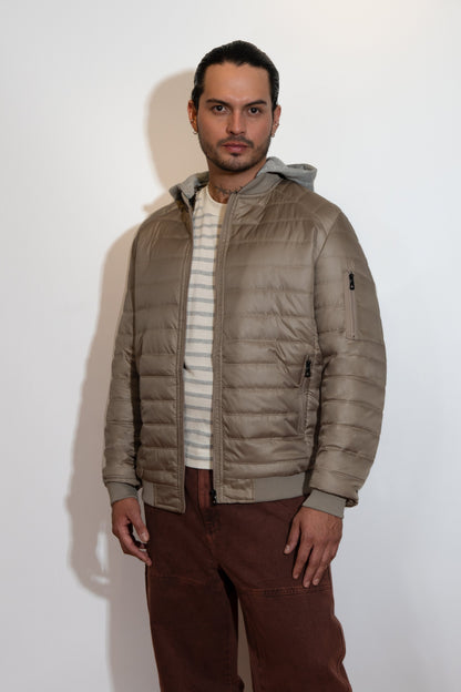 Chaqueta acolchada con capota de algodón